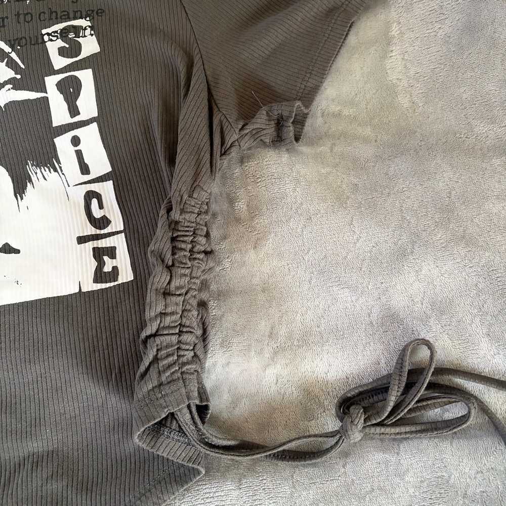 SHEIN Gray Ribbed Tee - Picture 4 of 6